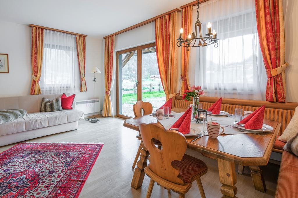 Ferienwohnung Feriendorf Oberhof Flachau Zimmer foto