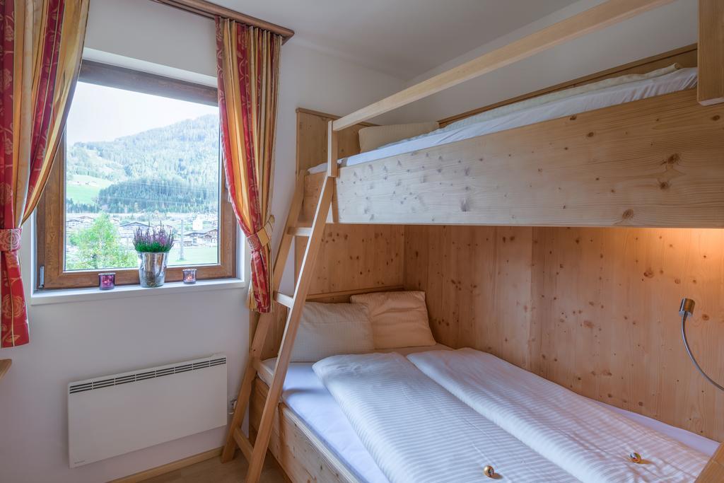 Ferienwohnung Feriendorf Oberhof Flachau Zimmer foto